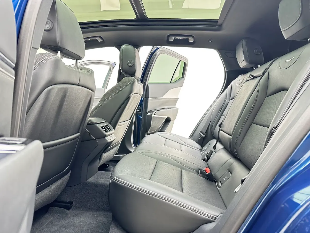 2023 Cadillac GT4 1.5T 211HP L4 9AT,autocango,china used car exporter,china ev exporter,chinese used car exporter,chinese used ev exporter