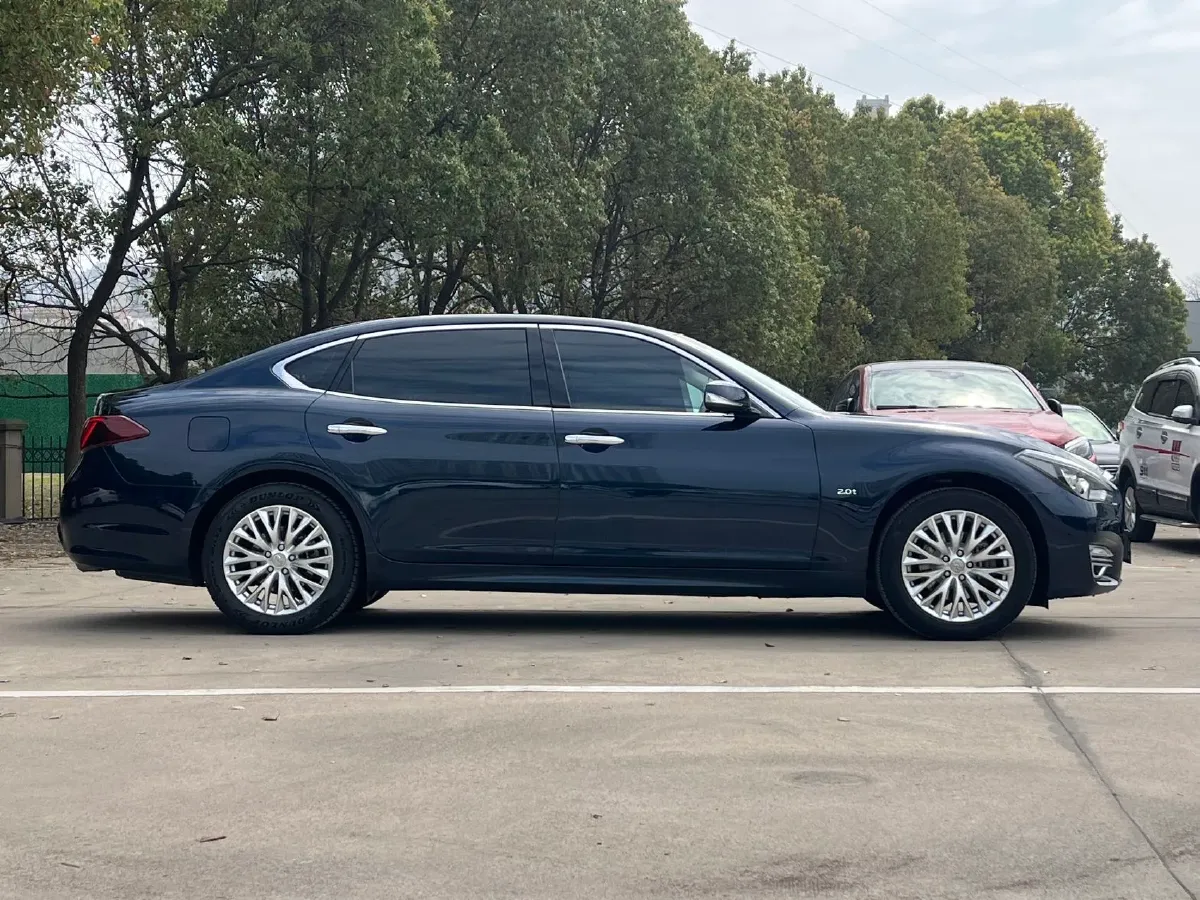 2019 Infiniti Q70 2.0T 211HP L4 7AT,autocango,china used car exporter,china ev exporter,chinese used car exporter,chinese used ev exporter