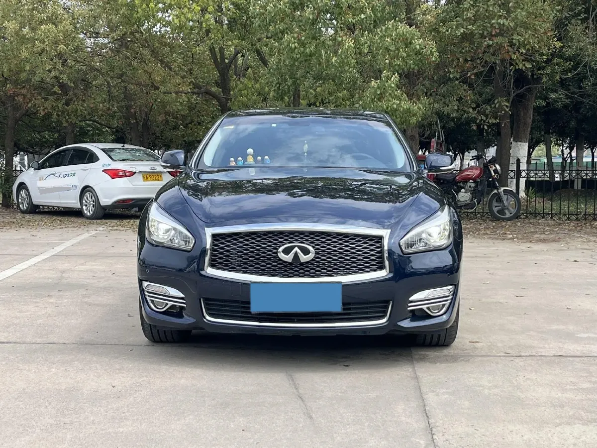 2019 Infiniti Q70 2.0T 211HP L4 7AT,autocango,china used car exporter,china ev exporter,chinese used car exporter,chinese used ev exporter