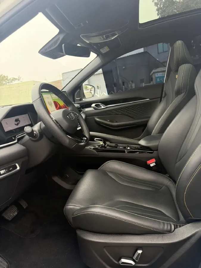 2025 Geely Coolray 1.5T 181HP L4 7DCT,autocango,china used car exporter,china ev exporter,chinese used car exporter,chinese used ev exporter