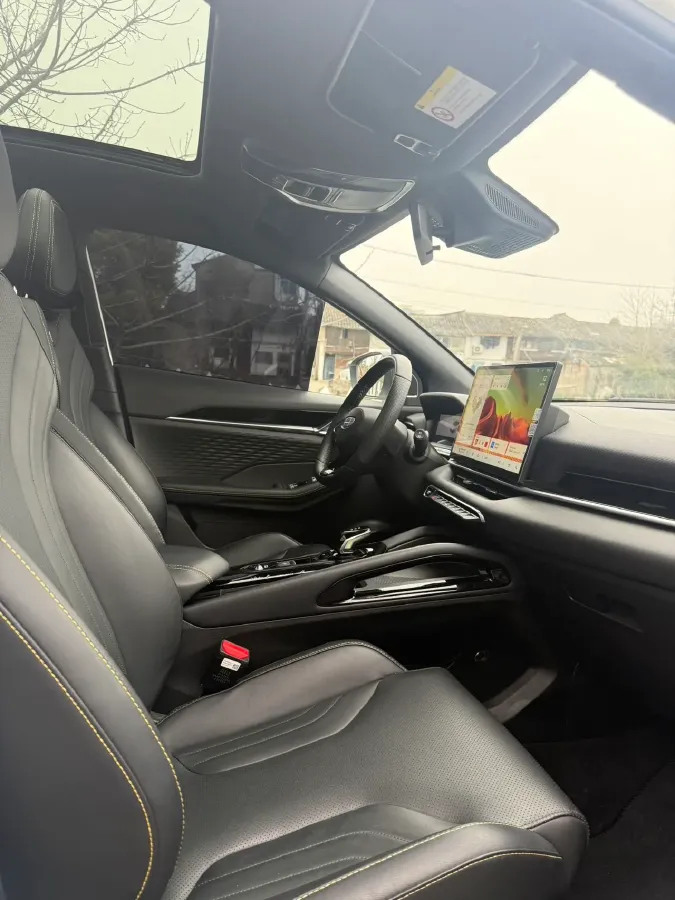 2025 Geely Coolray 1.5T 181HP L4 7DCT,autocango,china used car exporter,china ev exporter,chinese used car exporter,chinese used ev exporter