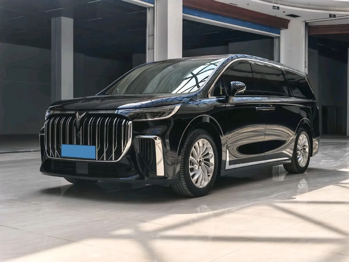 2024 Voyah Dream 1.5T 150HP L4 PHEV 43KWH,autocango,china used car exporter,china ev exporter,chinese used car exporter,chinese used ev exporter