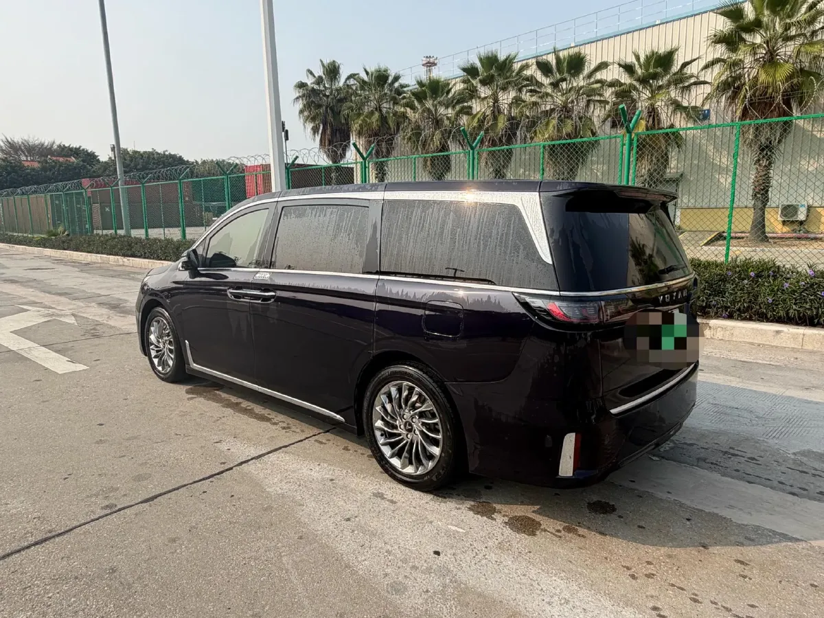 2022 Voyah Dream 1.5T 136HP L4 PHEV 25.57KWH,autocango,china used car exporter,china ev exporter,chinese used car exporter,chinese used ev exporter