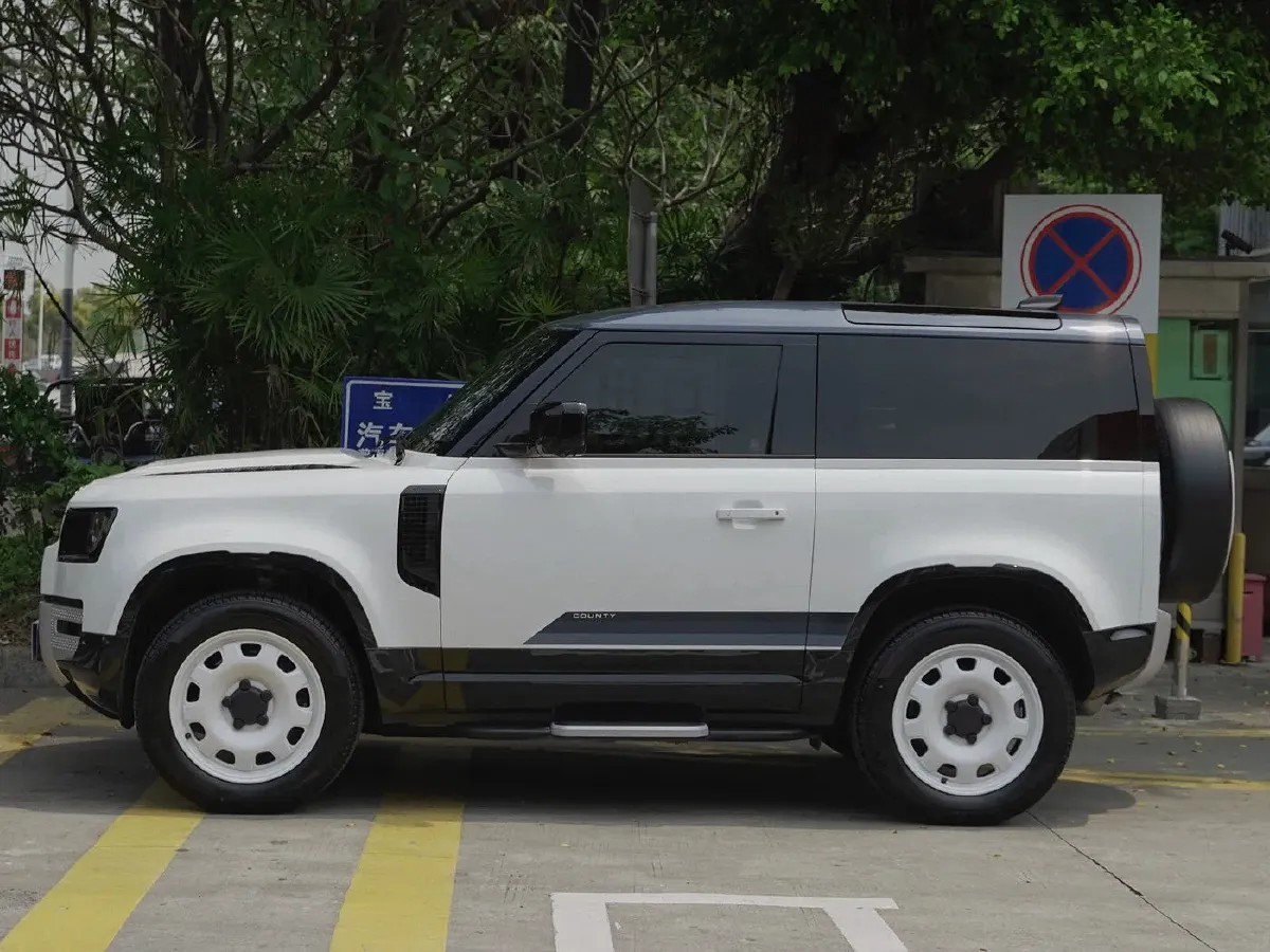 2024 Land Rover Defender 3.0T 400HP L6 8AT,autocango,china used car exporter,china ev exporter,chinese used car exporter,chinese used ev exporter
