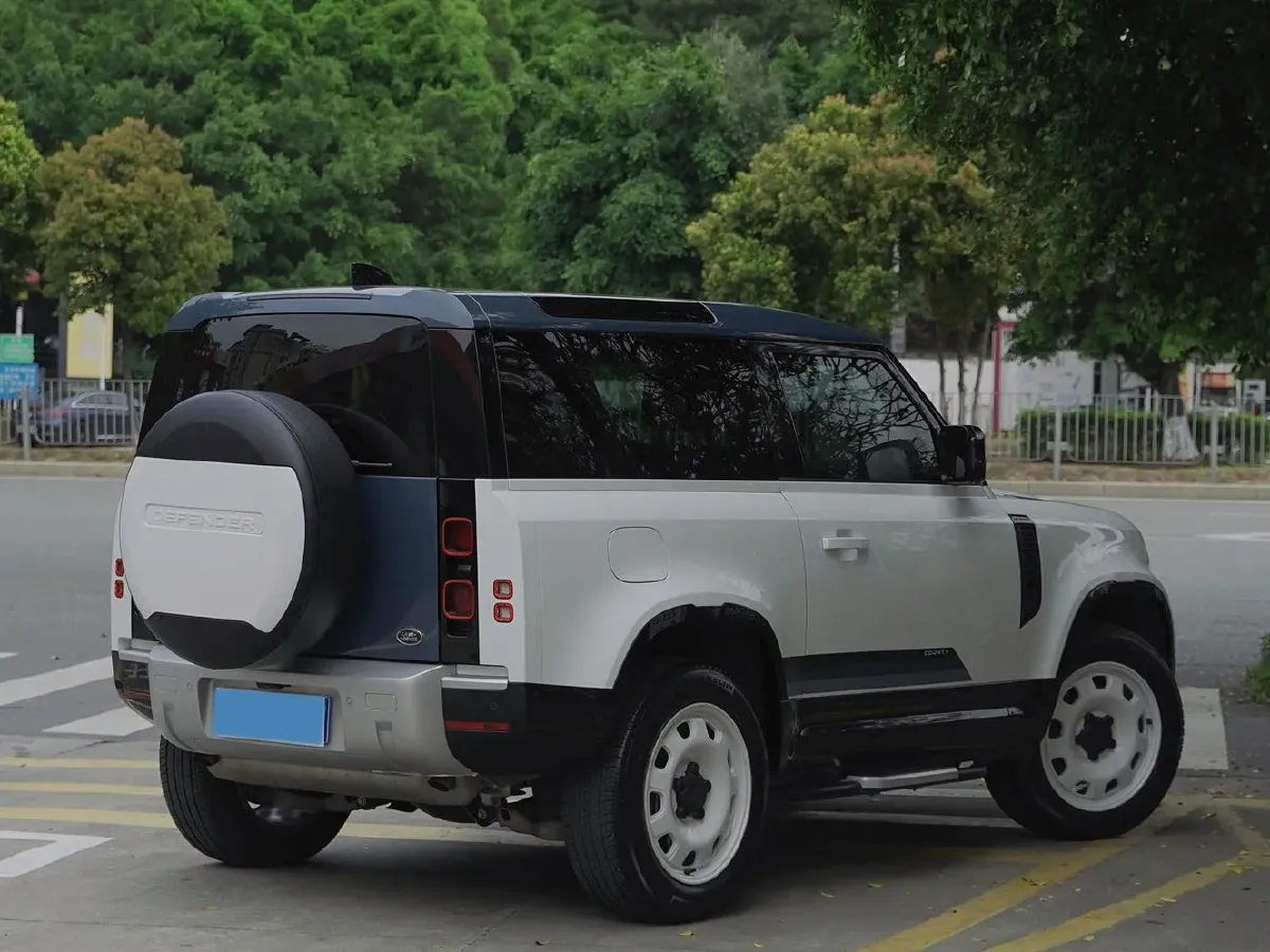 2024 Land Rover Defender 3.0T 400HP L6 8AT,autocango,china used car exporter,china ev exporter,chinese used car exporter,chinese used ev exporter