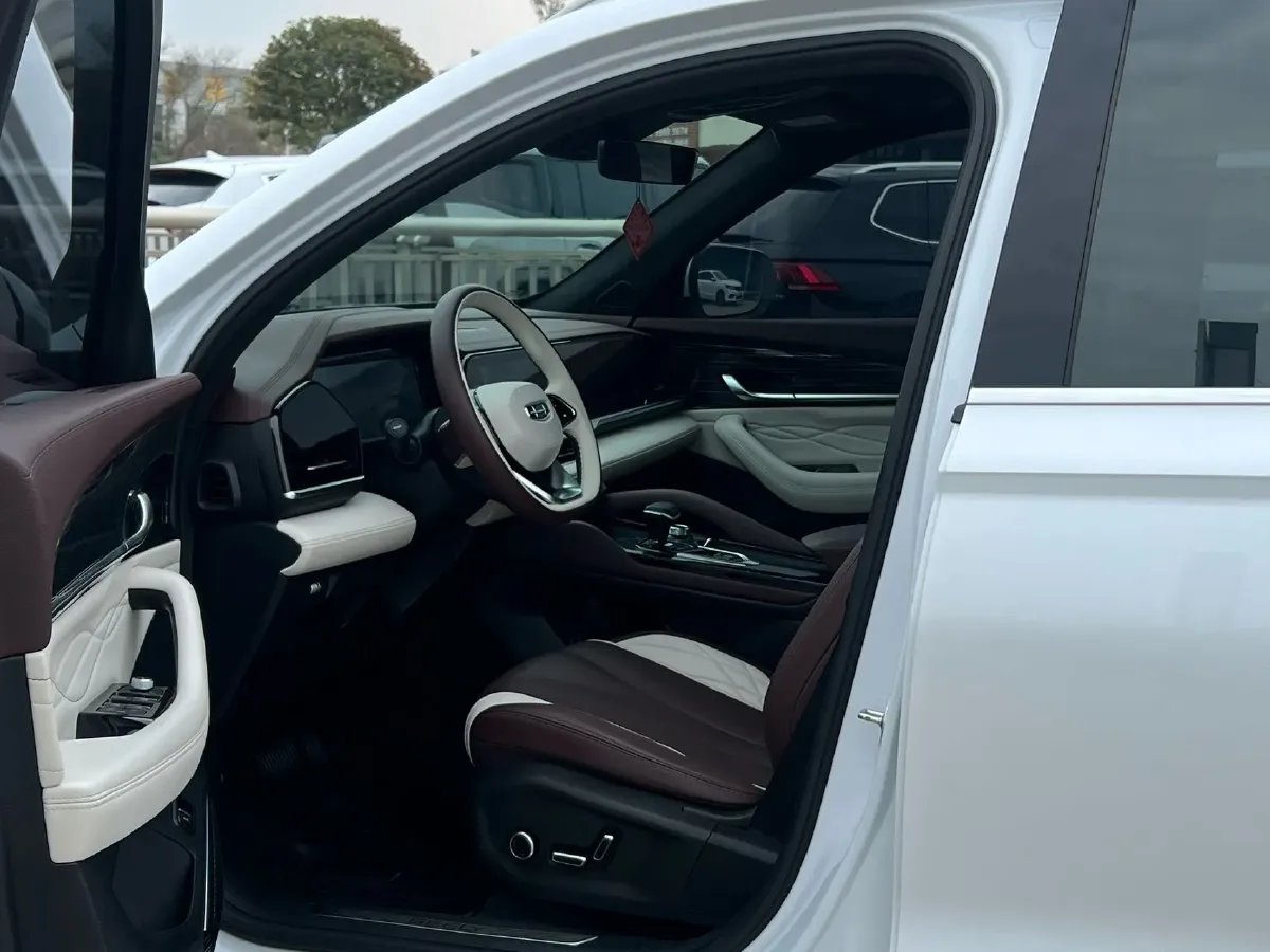 2021 Geely Monjaro 2.0T 218HP L4 7DCT,autocango,china used car exporter,china ev exporter,chinese used car exporter,chinese used ev exporter