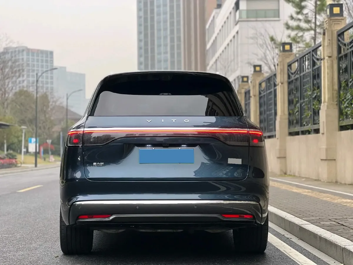 2025 AITO AITO M8 REEV 160HP REEV 53.4KWH,autocango,china used car exporter,china ev exporter,chinese used car exporter,chinese used ev exporter