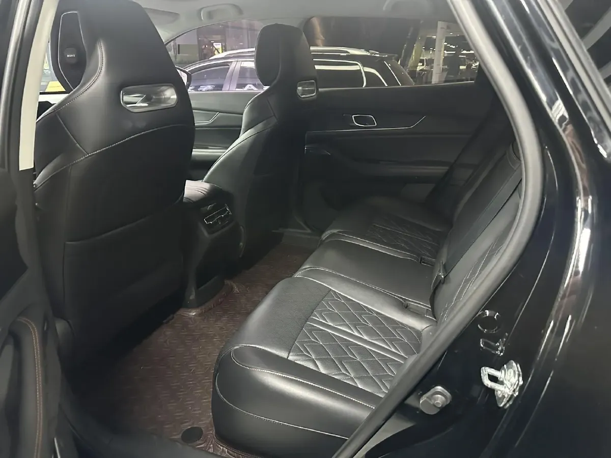 2021 ChangAn UNI-K 2.0T 233HP L4 8AT,autocango,china used car exporter,china ev exporter,chinese used car exporter,chinese used ev exporter