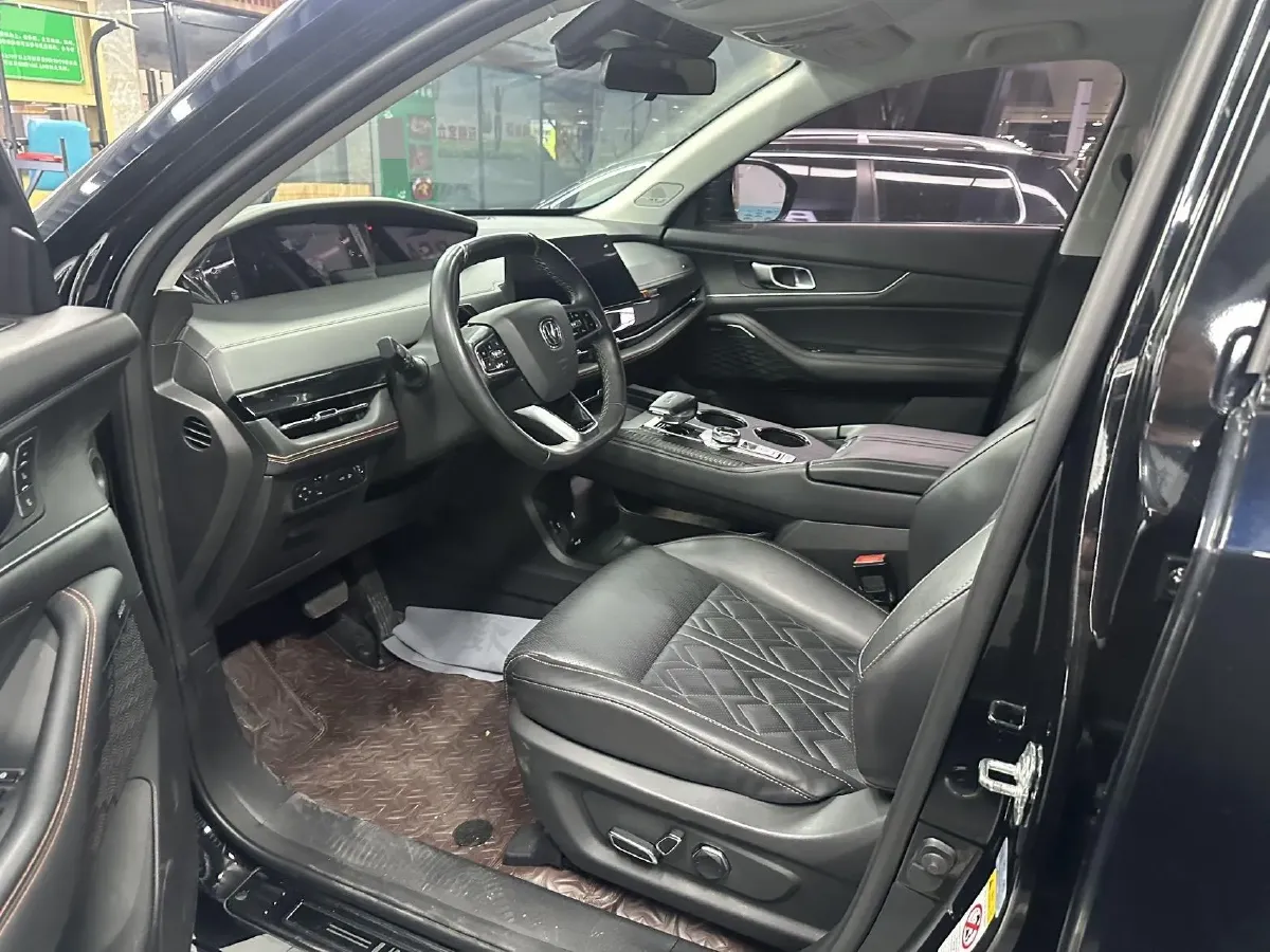 2021 ChangAn UNI-K 2.0T 233HP L4 8AT,autocango,china used car exporter,china ev exporter,chinese used car exporter,chinese used ev exporter