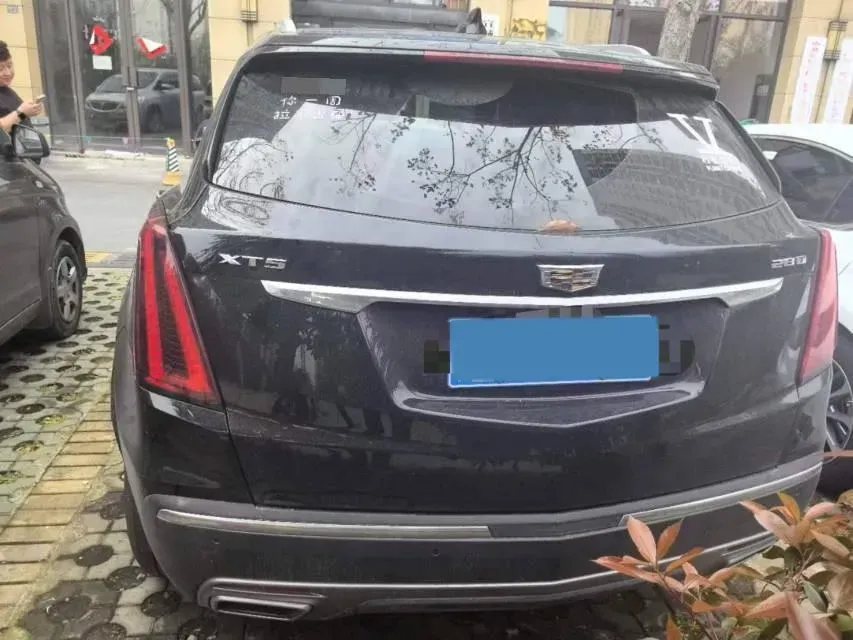 2023 Cadillac XT5 2.0T 237HP L4 9AT,autocango,china used car exporter,china ev exporter,chinese used car exporter,chinese used ev exporter