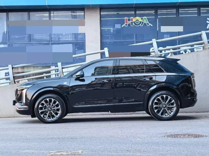 2025 Cadillac XT5 2.0T 237HP L4 9AT,autocango,china used car exporter,china ev exporter,chinese used car exporter,chinese used ev exporter