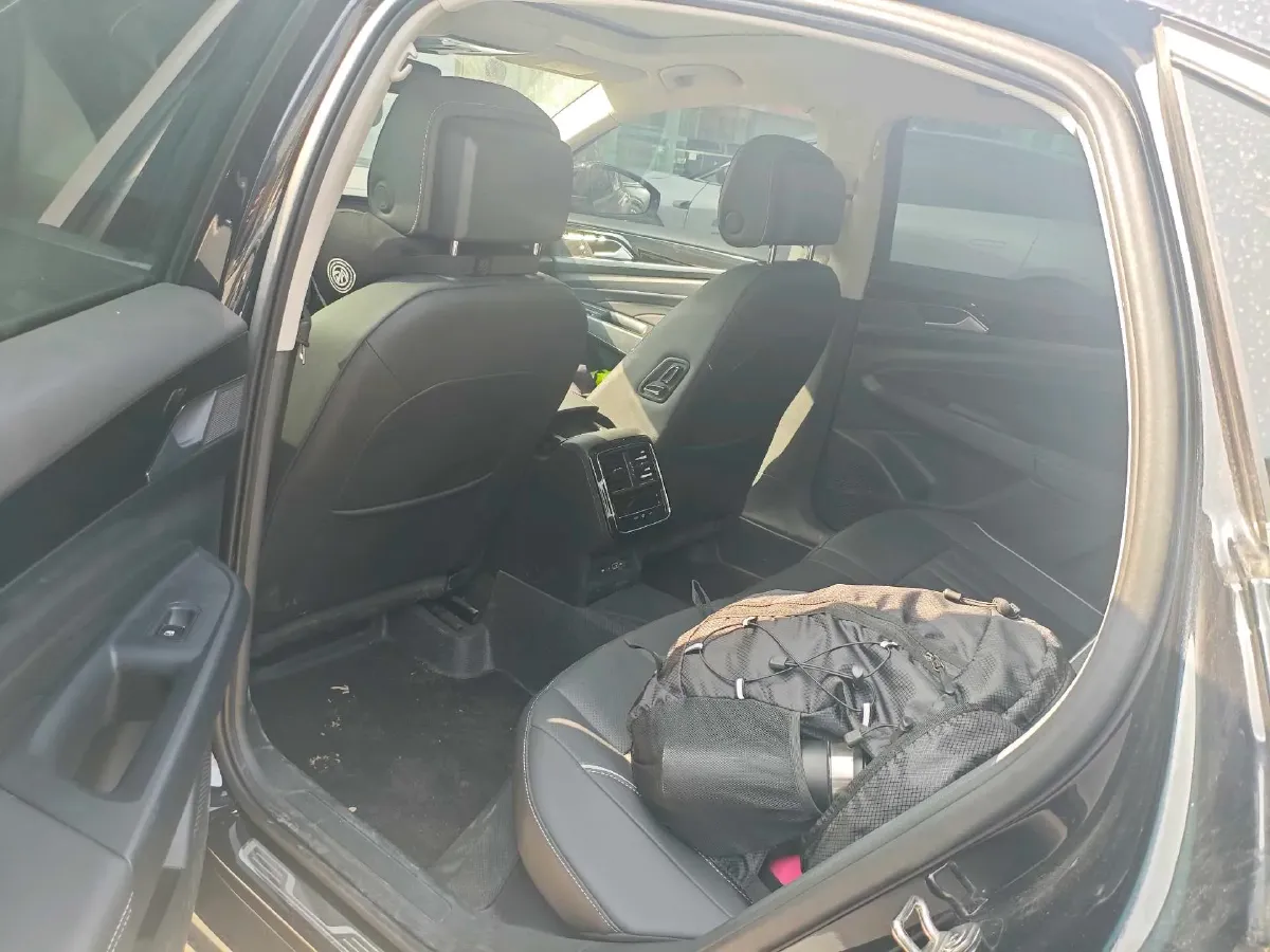 2024 Volkswagen Passat 2.0T 186HP L4 7DCT,autocango,china used car exporter,china ev exporter,chinese used car exporter,chinese used ev exporter