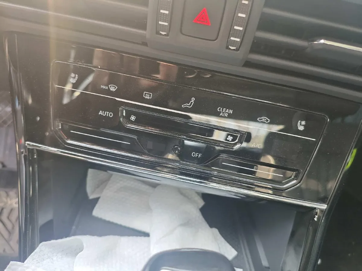 2024 Volkswagen Passat 2.0T 186HP L4 7DCT,autocango,china used car exporter,china ev exporter,chinese used car exporter,chinese used ev exporter