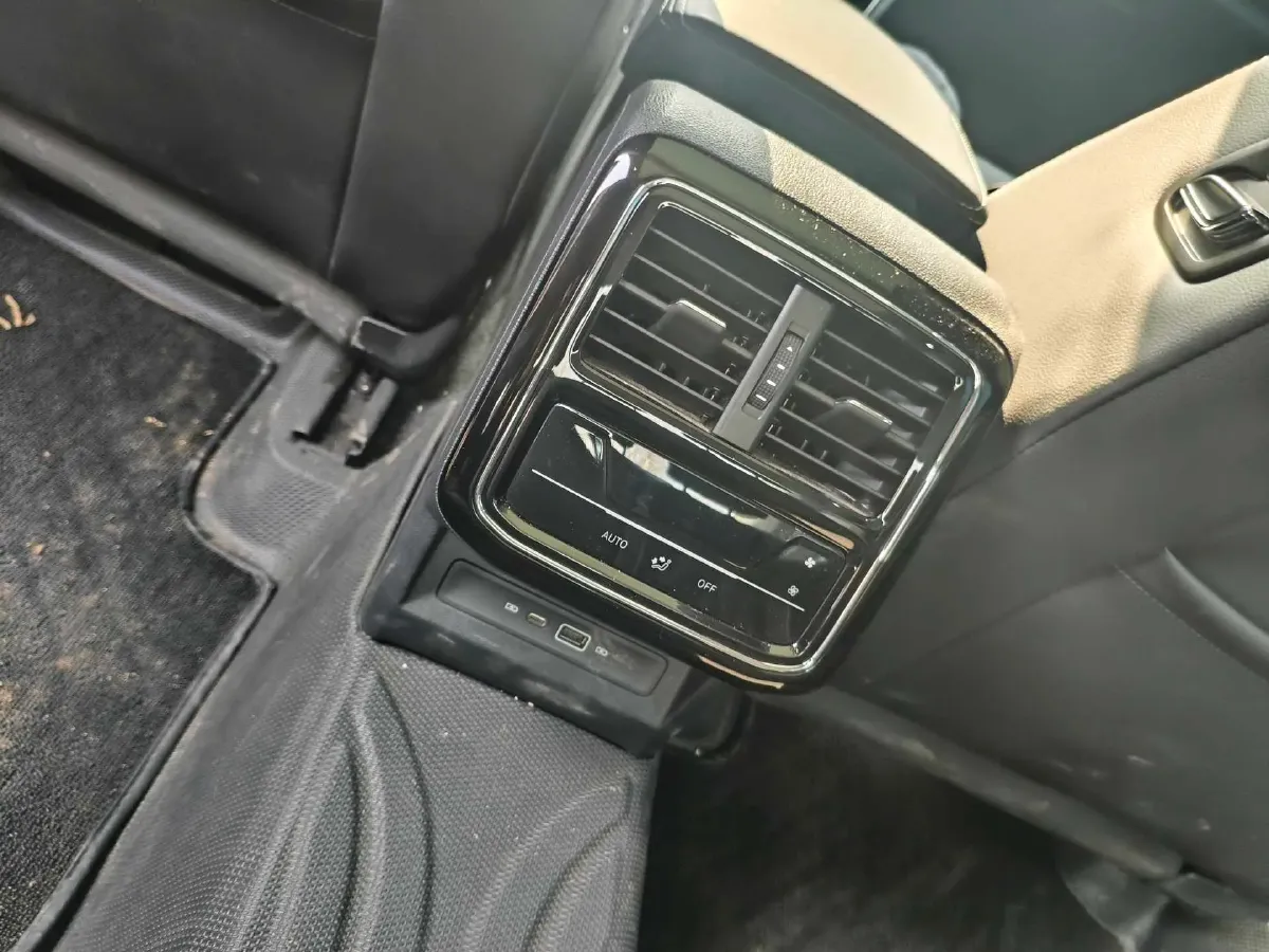 2024 Volkswagen Passat 2.0T 186HP L4 7DCT,autocango,china used car exporter,china ev exporter,chinese used car exporter,chinese used ev exporter