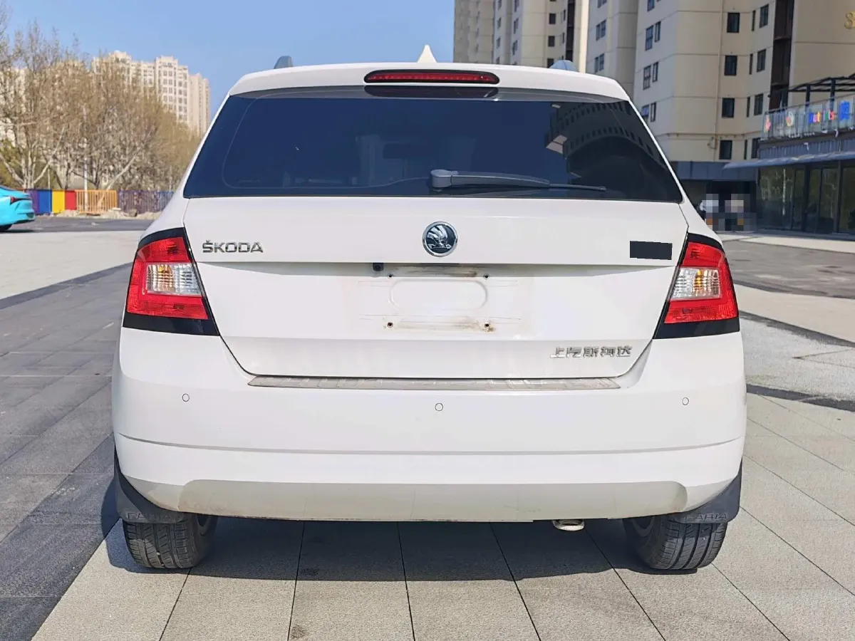 2017 Skoda Fabia 1.4L 90HP L4 6AT,autocango,china used car exporter,china ev exporter,chinese used car exporter,chinese used ev exporter