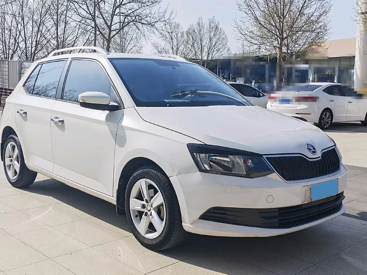2017 Skoda Fabia 1.4L 90HP L4 6AT,autocango,china used car exporter,china ev exporter,chinese used car exporter,chinese used ev exporter