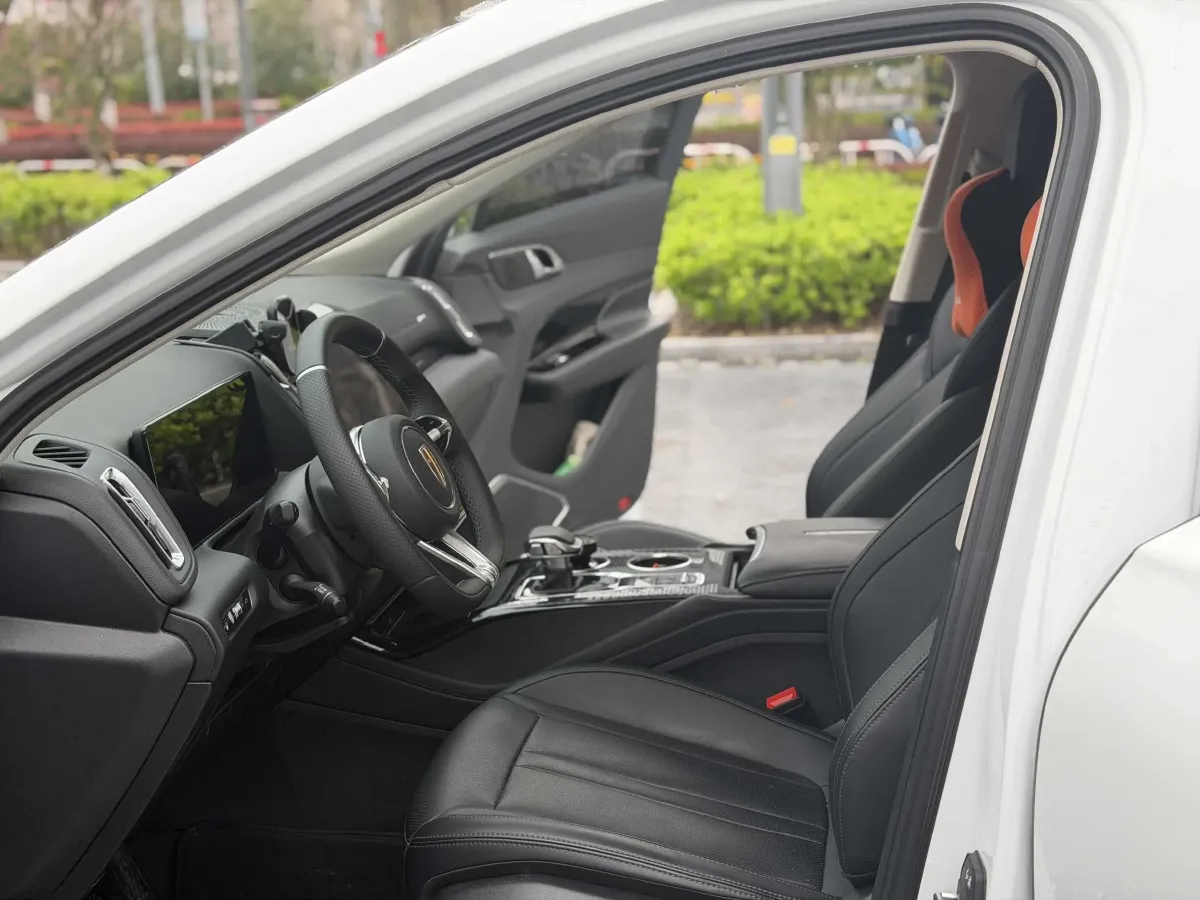 2024 HongQi HS3 1.5T 169HP L4 1DHT PHEV 18.4KWH,autocango,china used car exporter,china ev exporter,chinese used car exporter,chinese used ev exporter