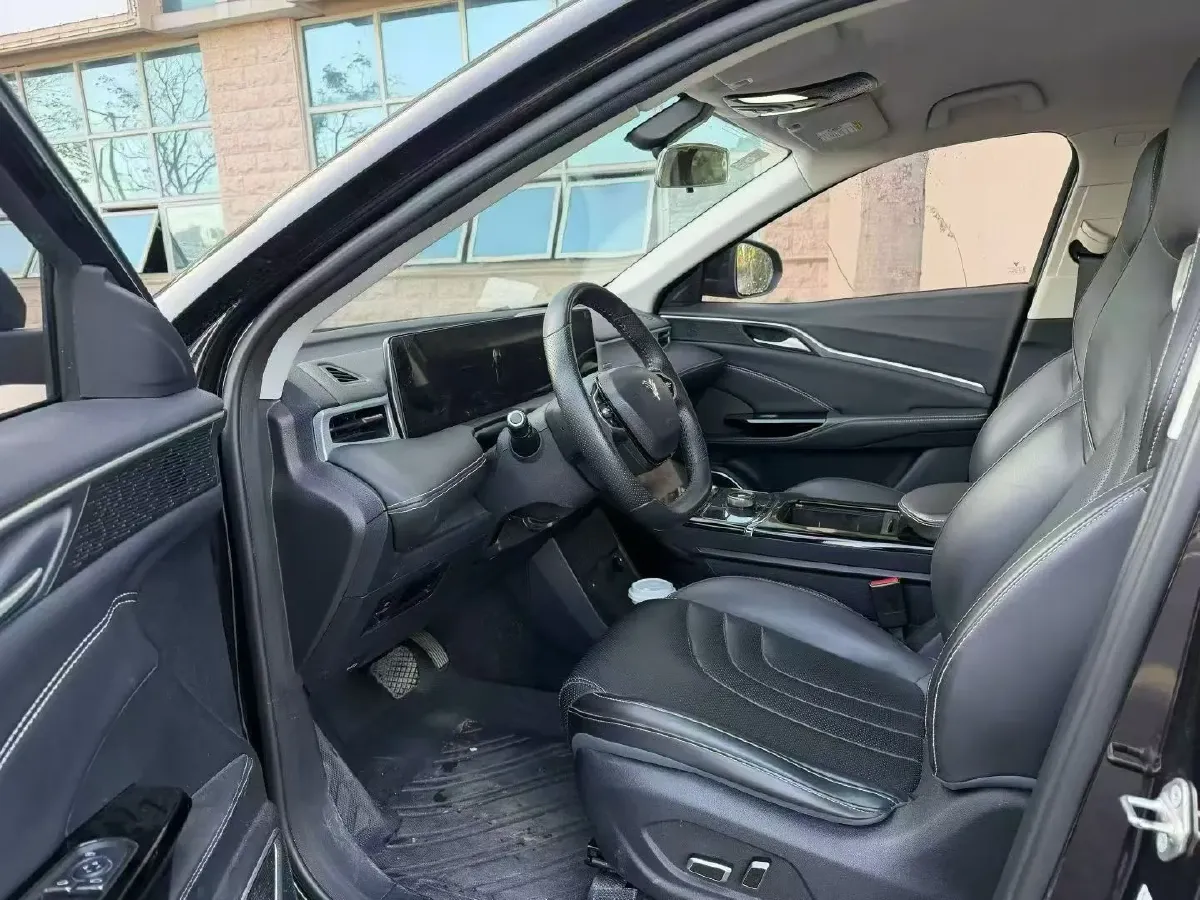 2022 Venucia Grand V 1.5T 190HP L4 7DCT,autocango,china used car exporter,china ev exporter,chinese used car exporter,chinese used ev exporter