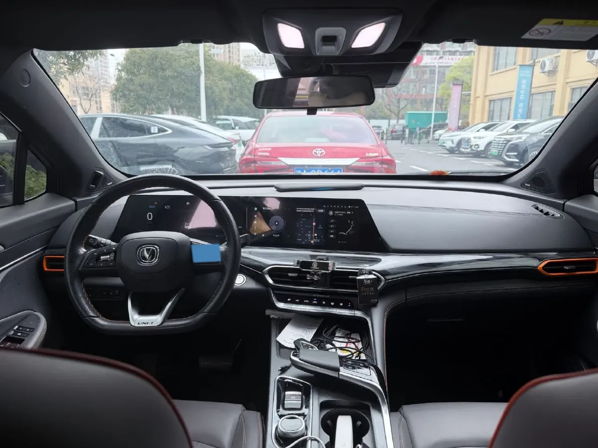 2022 ChangAn UNI-T 1.5T 188HP L4 7DCT,autocango,china used car exporter,china ev exporter,chinese used car exporter,chinese used ev exporter