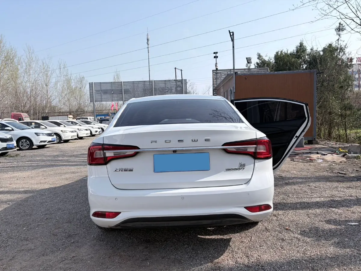 2020 Roewe i5 1.5L 120HP L4 CVT,autocango,china used car exporter,china ev exporter,chinese used car exporter,chinese used ev exporter
