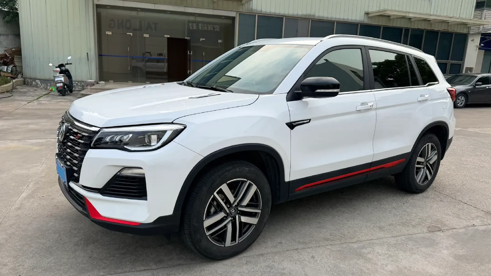 2023 ChangAn CS75 1.5T 188HP L4 7DCT,autocango,china used car exporter,china ev exporter,chinese used car exporter,chinese used ev exporter