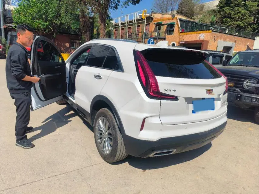 2025 Cadillac XT5 2.0T 237HP L4 9AT,autocango,china used car exporter,china ev exporter,chinese used car exporter,chinese used ev exporter