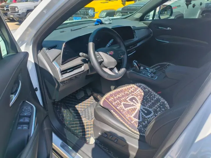 2025 Cadillac XT5 2.0T 237HP L4 9AT,autocango,china used car exporter,china ev exporter,chinese used car exporter,chinese used ev exporter