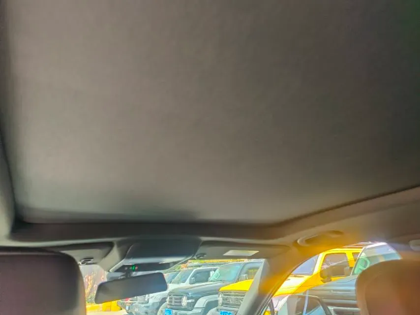 2025 Cadillac XT5 2.0T 237HP L4 9AT,autocango,china used car exporter,china ev exporter,chinese used car exporter,chinese used ev exporter