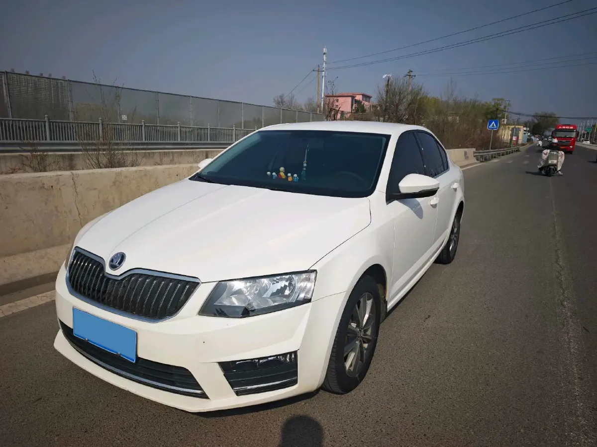 2017 Skoda Octavia 1.6L 110HP L4 5MT,autocango,china used car exporter,china ev exporter,chinese used car exporter,chinese used ev exporter