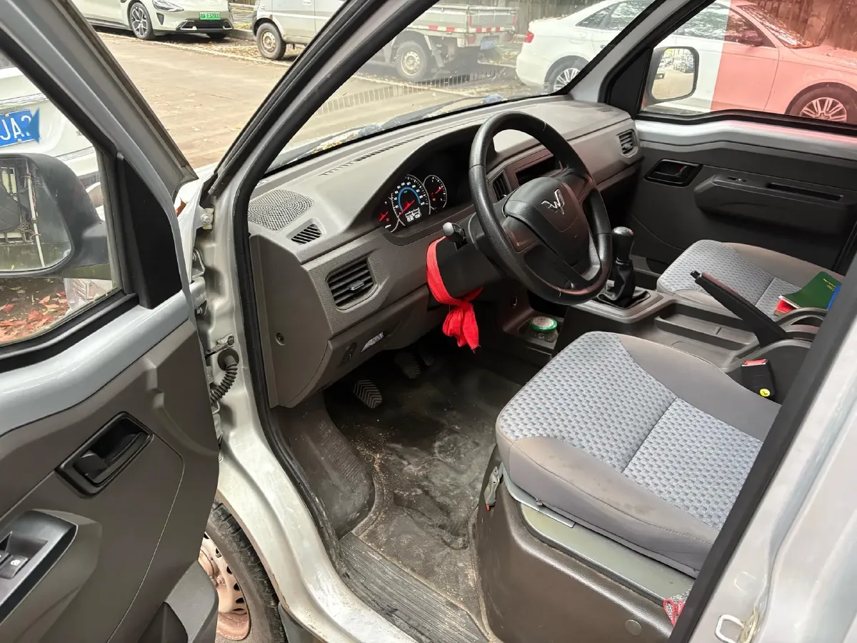 2019 WuLing RongGuang New Truck 1.5L 107HP L4 5MT,autocango,china used car exporter,china ev exporter,chinese used car exporter,chinese used ev exporter