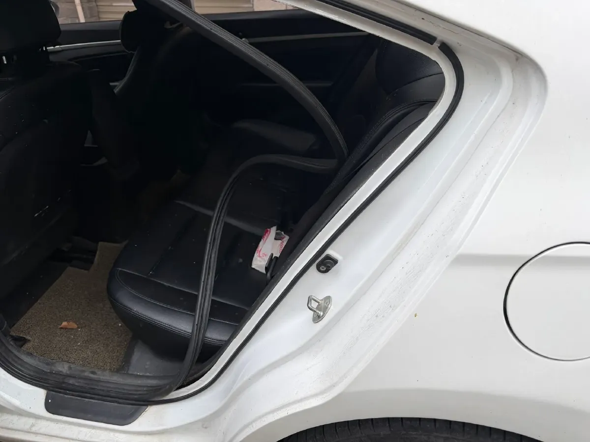 2016 Hyundai Elantra 1.6L 130HP L4 6AT,autocango,china used car exporter,china ev exporter,chinese used car exporter,chinese used ev exporter