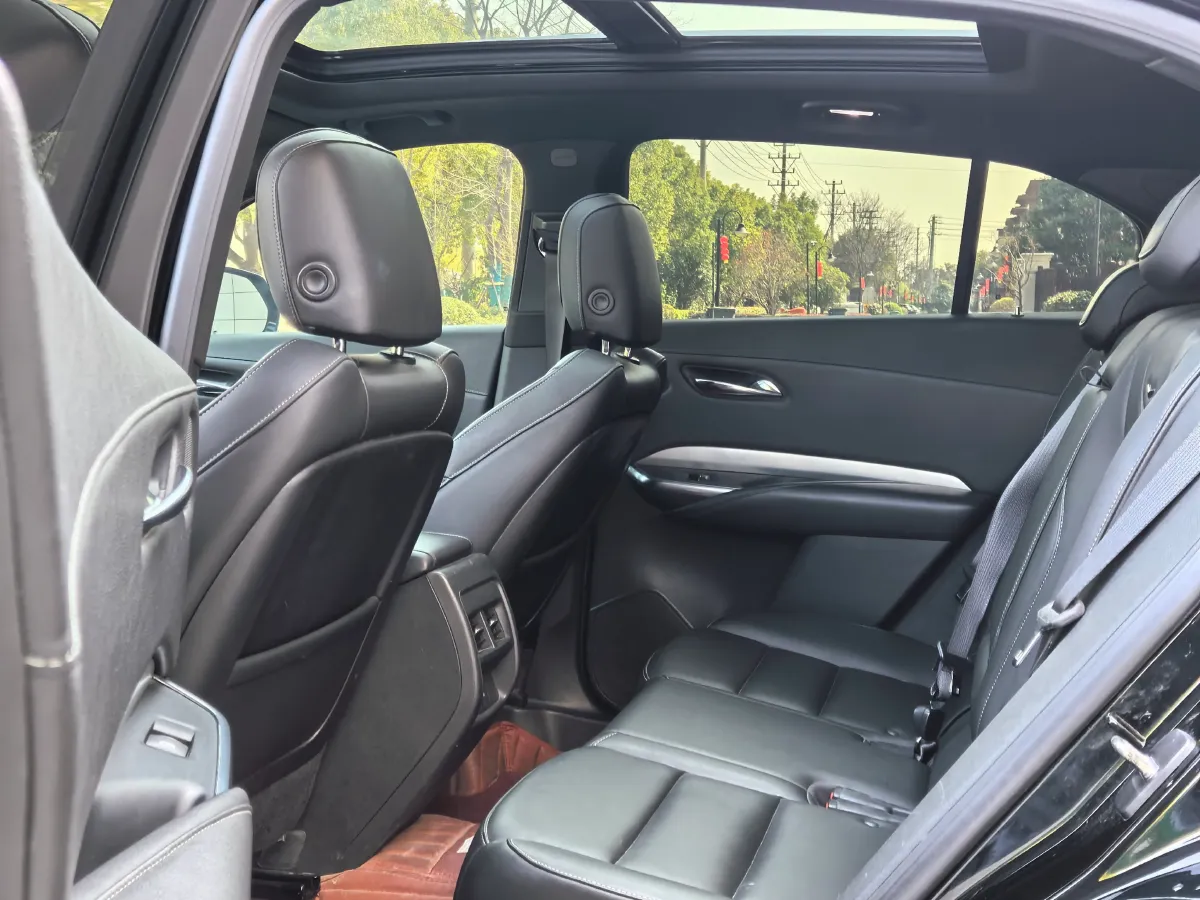 2020 Cadillac XT4 2.0T 237HP L4 9AT,autocango,china used car exporter,china ev exporter,chinese used car exporter,chinese used ev exporter