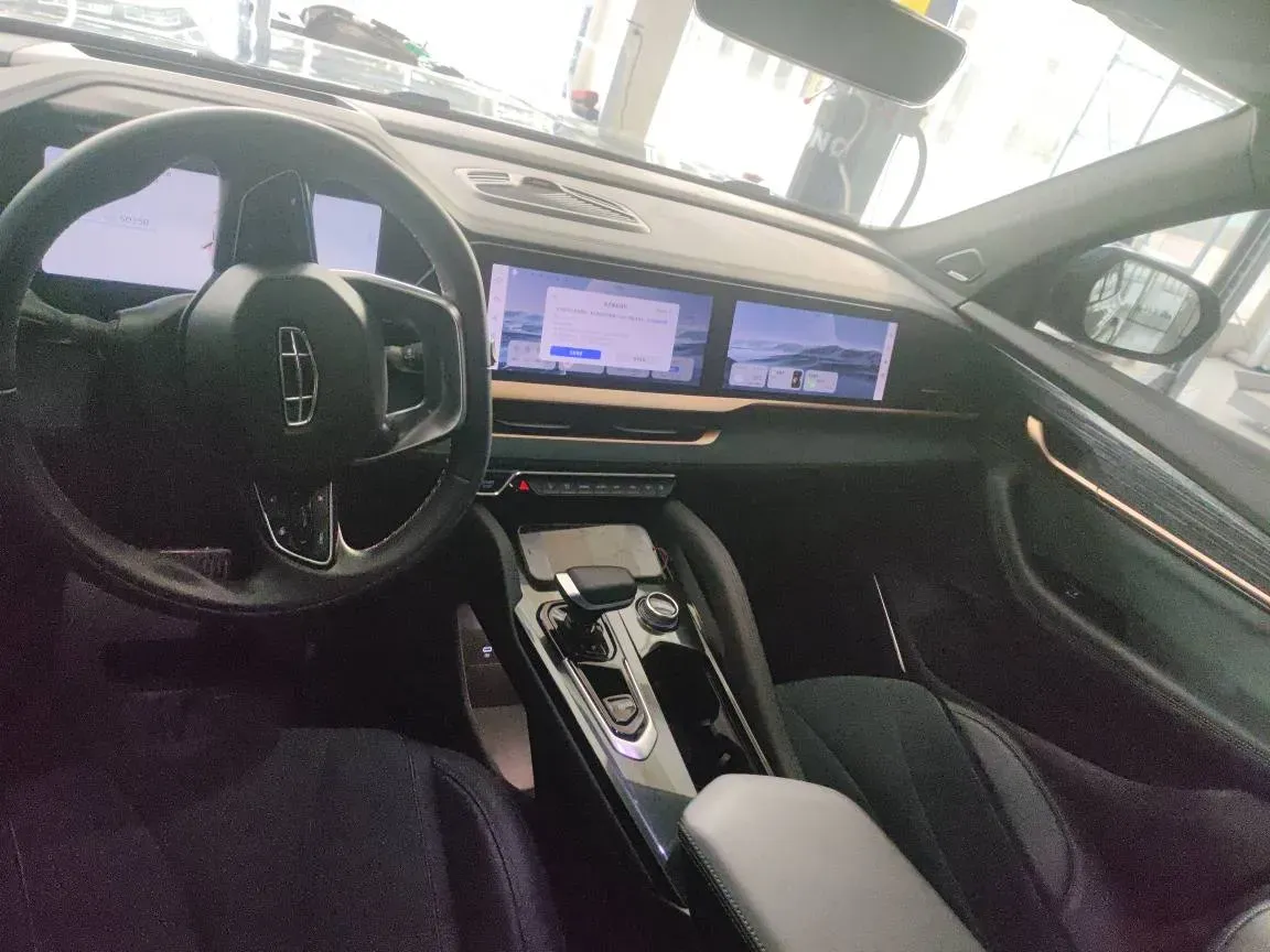 2021 Geely Monjaro 2.0T 238HP L4 8AT,autocango,china used car exporter,china ev exporter,chinese used car exporter,chinese used ev exporter