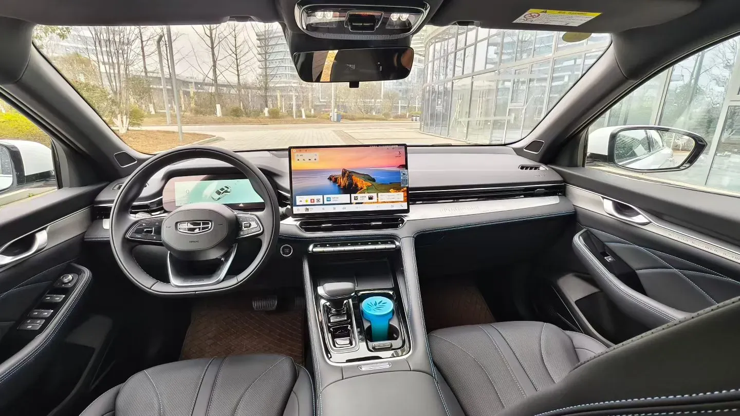 2025 Geely Preface 1.5T 181HP L4 7DCT,autocango,china used car exporter,china ev exporter,chinese used car exporter,chinese used ev exporter