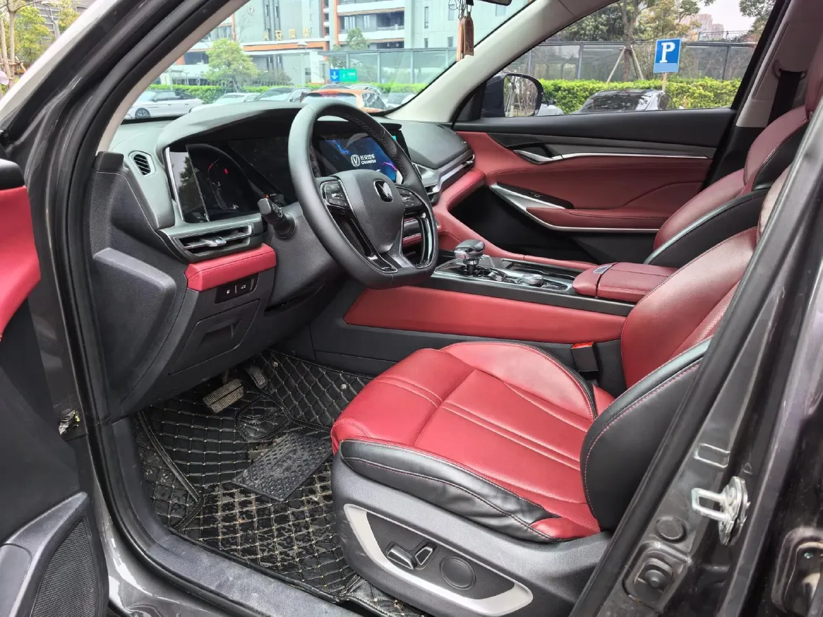 2021 ChangAn CS75 Plus 2.0T 233HP L4 8AT,autocango,china used car exporter,china ev exporter,chinese used car exporter,chinese used ev exporter