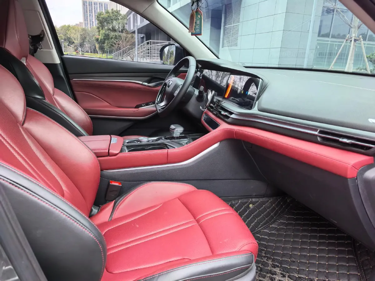 2021 ChangAn CS75 Plus 2.0T 233HP L4 8AT,autocango,china used car exporter,china ev exporter,chinese used car exporter,chinese used ev exporter