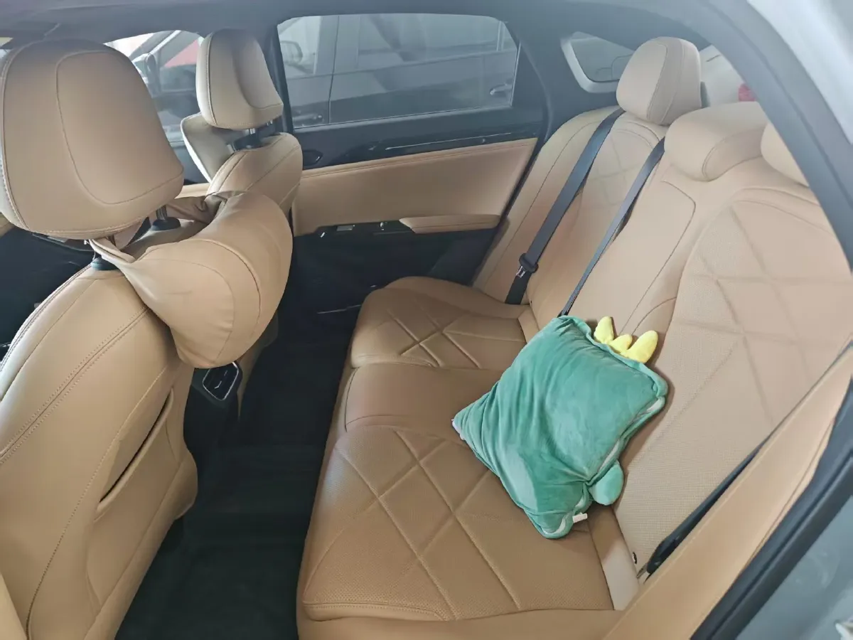 2023 Geely Galaxy L6 1.5T 163HP L4 3DHT PHEV,autocango,china used car exporter,china ev exporter,chinese used car exporter,chinese used ev exporter