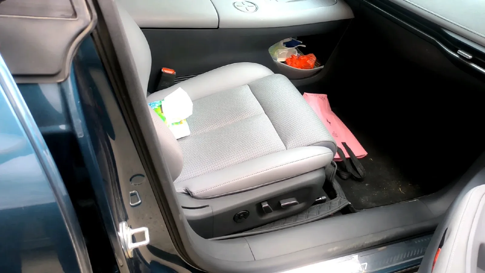 2025 Nissan N7 BEV 58KWH,autocango,china used car exporter,china ev exporter,chinese used car exporter,chinese used ev exporter