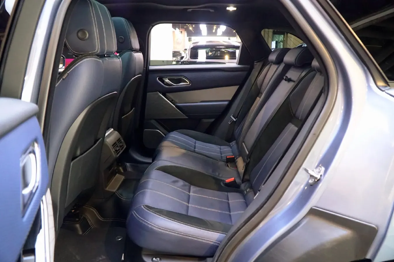 2021 Land Rover Range Rover Velar 3.0T 340HP L6 8AT,autocango,china used car exporter,china ev exporter,chinese used car exporter,chinese used ev exporter