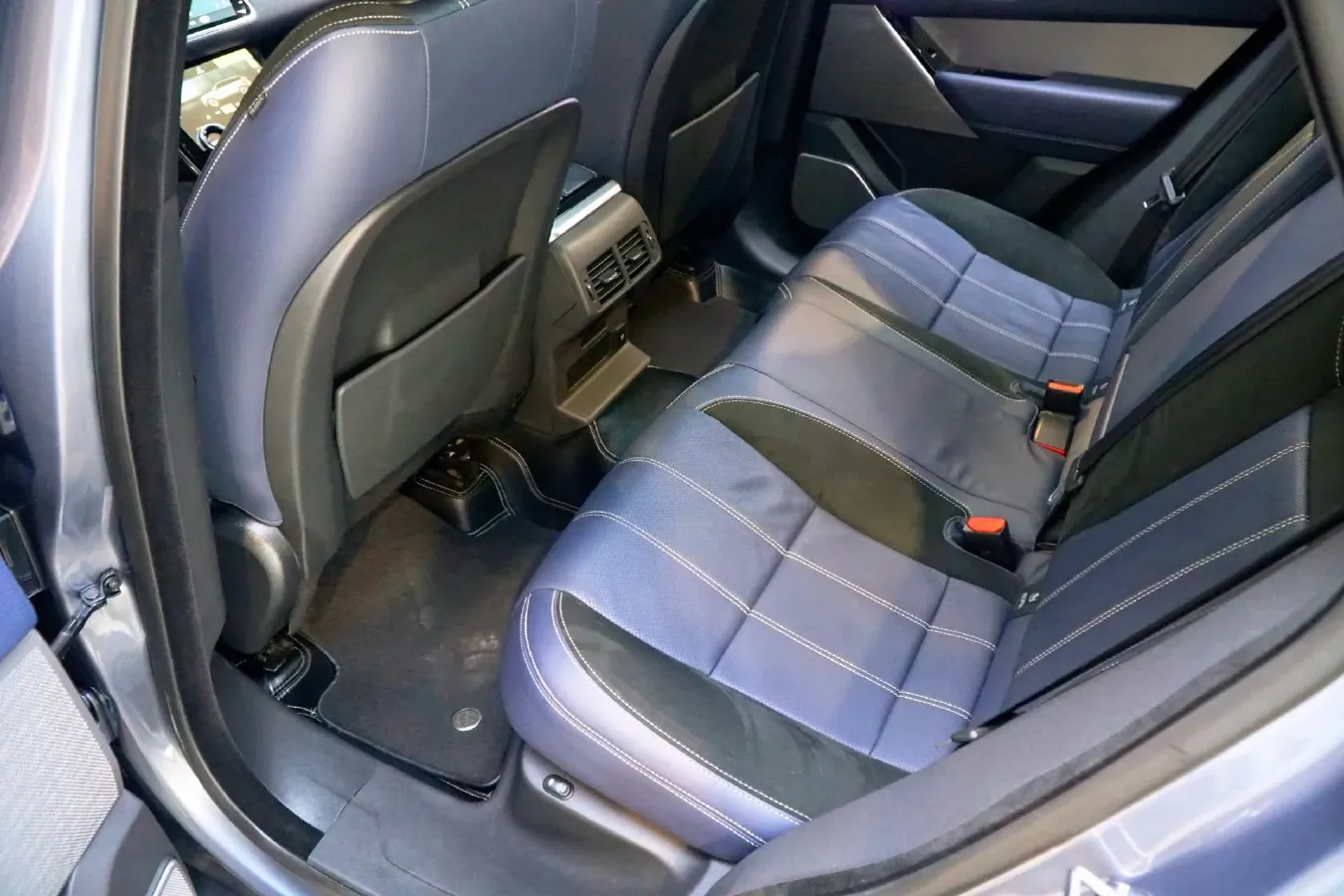 2021 Land Rover Range Rover Velar 3.0T 340HP L6 8AT,autocango,china used car exporter,china ev exporter,chinese used car exporter,chinese used ev exporter