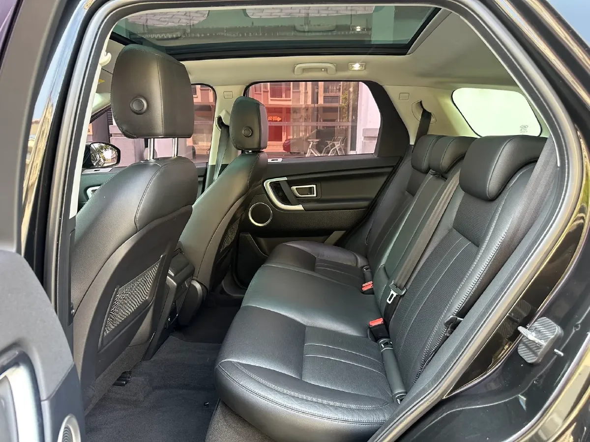 2018 Land Rover Discovery Sport 2.0T 241HP L4 9AT,autocango,china used car exporter,china ev exporter,chinese used car exporter,chinese used ev exporter