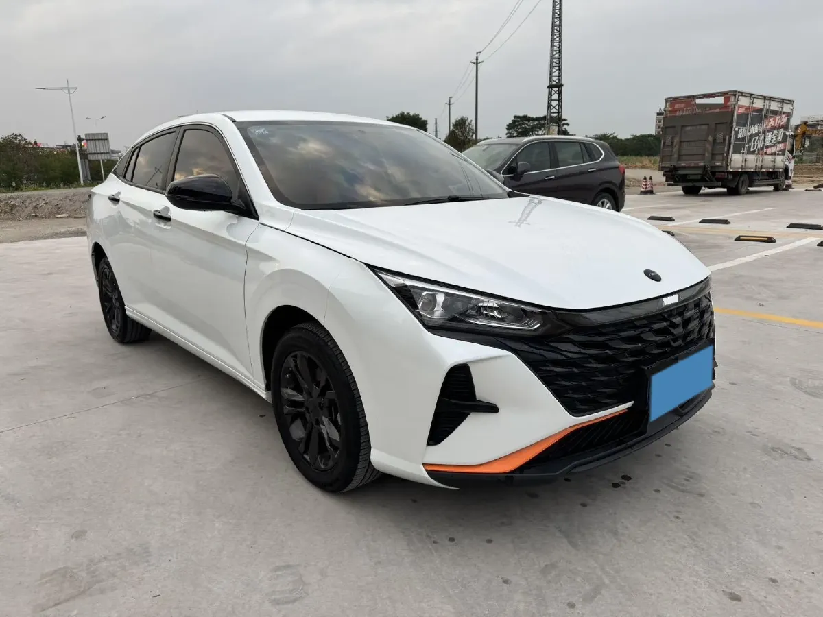 2023 DongFeng Aeolus YiXuan 1.5L 125HP L4 6DCT,autocango,china used car exporter,china ev exporter,chinese used car exporter,chinese used ev exporter