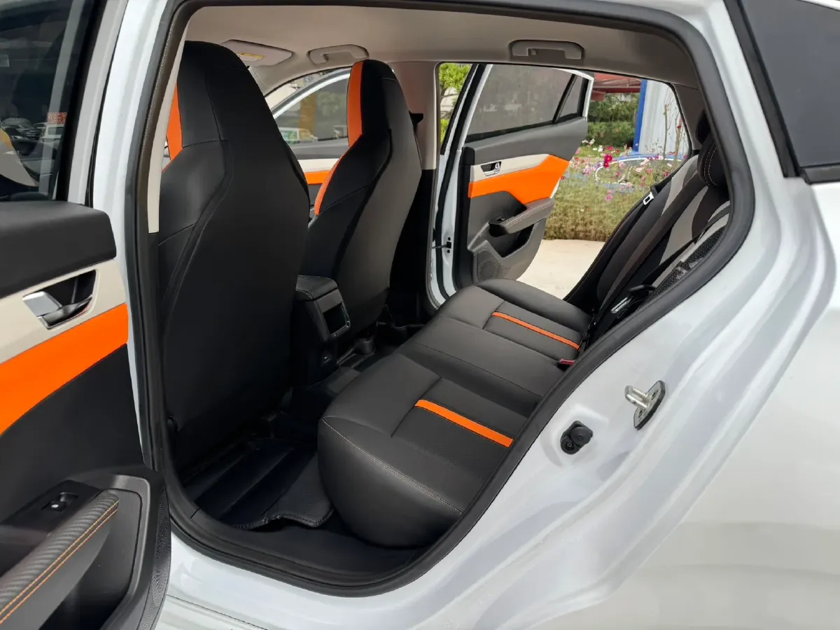 2023 DongFeng Aeolus YiXuan 1.5L 125HP L4 6DCT,autocango,china used car exporter,china ev exporter,chinese used car exporter,chinese used ev exporter