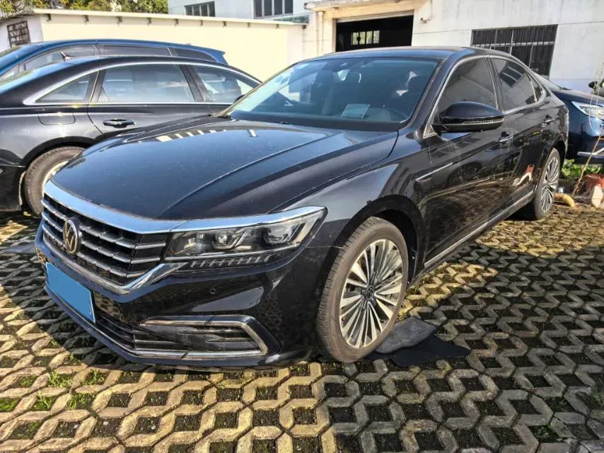 2021 Volkswagen Passat 2.0T 220HP L4 7DCT,autocango,china used car exporter,china ev exporter,chinese used car exporter,chinese used ev exporter