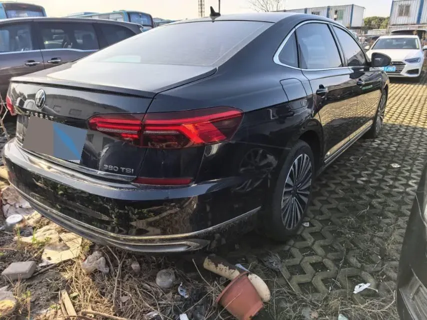2021 Volkswagen Passat 2.0T 220HP L4 7DCT,autocango,china used car exporter,china ev exporter,chinese used car exporter,chinese used ev exporter