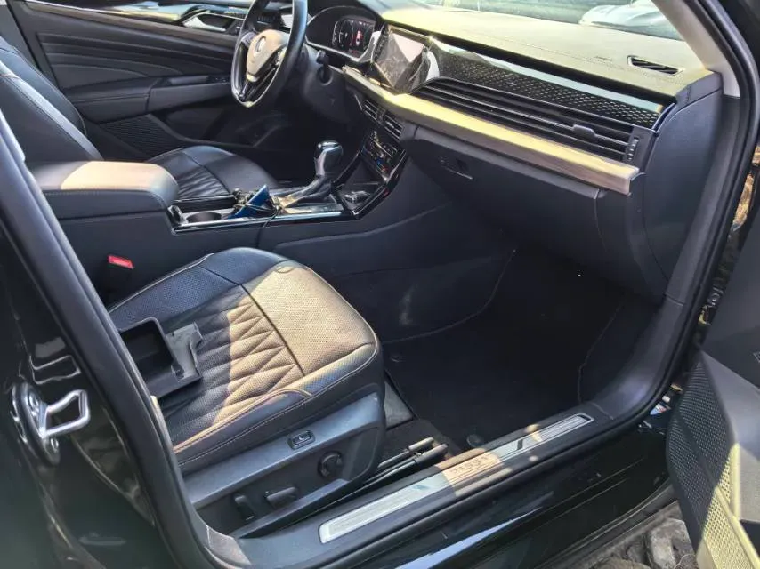 2021 Volkswagen Passat 2.0T 220HP L4 7DCT,autocango,china used car exporter,china ev exporter,chinese used car exporter,chinese used ev exporter