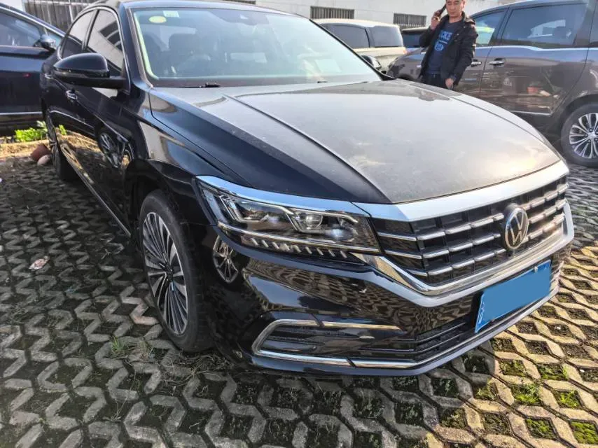 2021 Volkswagen Passat 2.0T 220HP L4 7DCT,autocango,china used car exporter,china ev exporter,chinese used car exporter,chinese used ev exporter