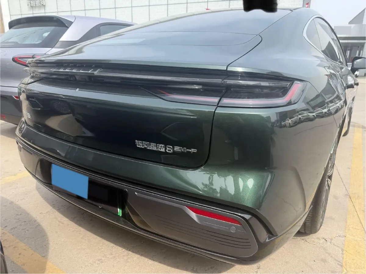 2025 Geely Galaxy Starshine 8 1.5T 163HP L4 3DHT PHEV 27.69KWH,autocango,china used car exporter,china ev exporter,chinese used car exporter,chinese used ev exporter