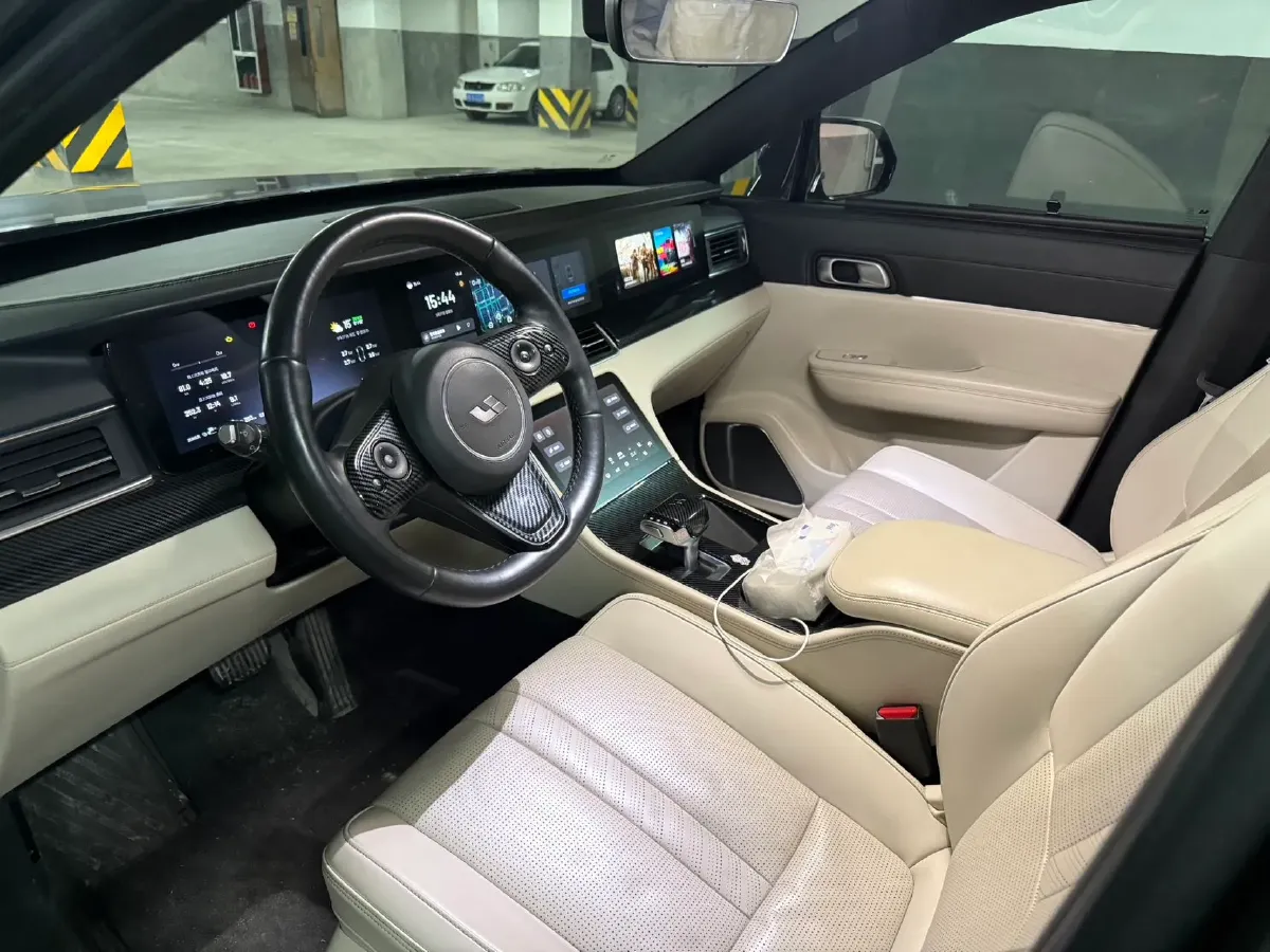 2020 Li ONE Range Extended 131HP REEV 40.5KWH,autocango,china used car exporter,china ev exporter,chinese used car exporter,chinese used ev exporter