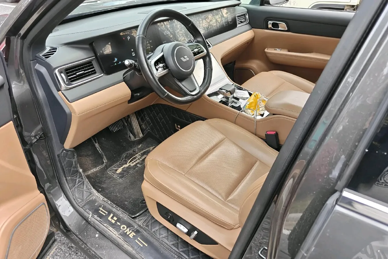 2021 Li ONE Range Extended 131HP REEV 40.5KWH,autocango,china used car exporter,china ev exporter,chinese used car exporter,chinese used ev exporter